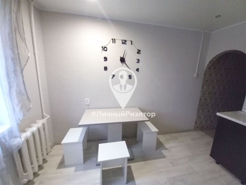 2-к квартира, 8/9 эт., 50м²